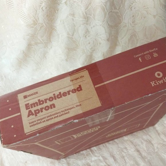 NIB KiwiCo Maker Crate Box Embroidered Apron - Picture 3 of 6